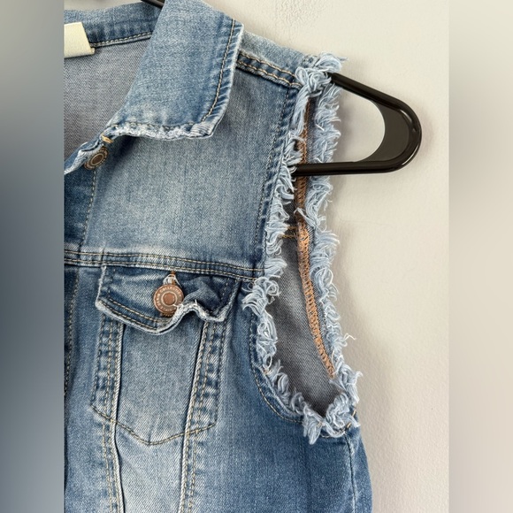 Zara Girls Denim Vest Distressed Sz 11/12 Casual Girl Core Denim Collection - Picture 4 of 10